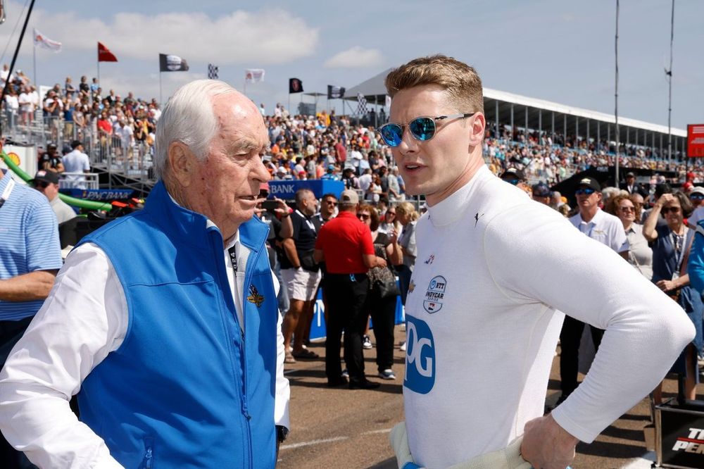 Josef Newgarden, Team Penske Chevrolet con el propietario del equipo Roger Penske