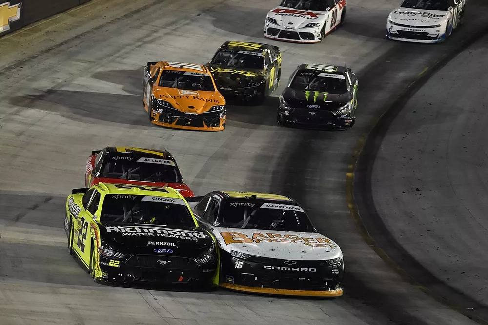 A.J. Allmendinger, Kaulig Racing, Chevrolet Camaro, Austin Cindric, Team Penske, Ford Mustang