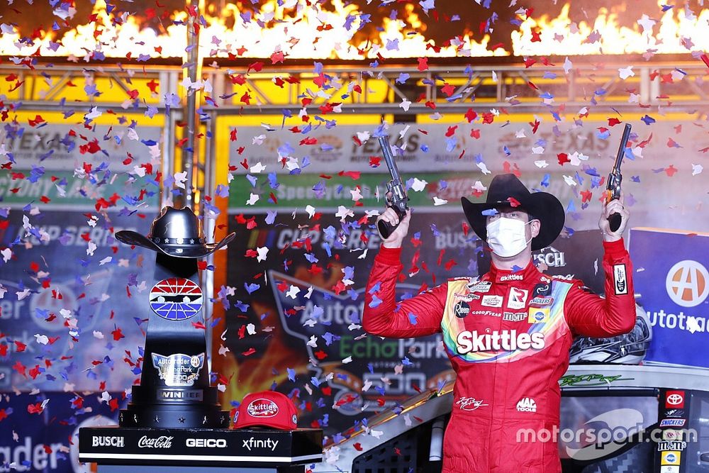 Kyle Busch, Joe Gibbs Racing, Toyota Camry Skittles Zombie