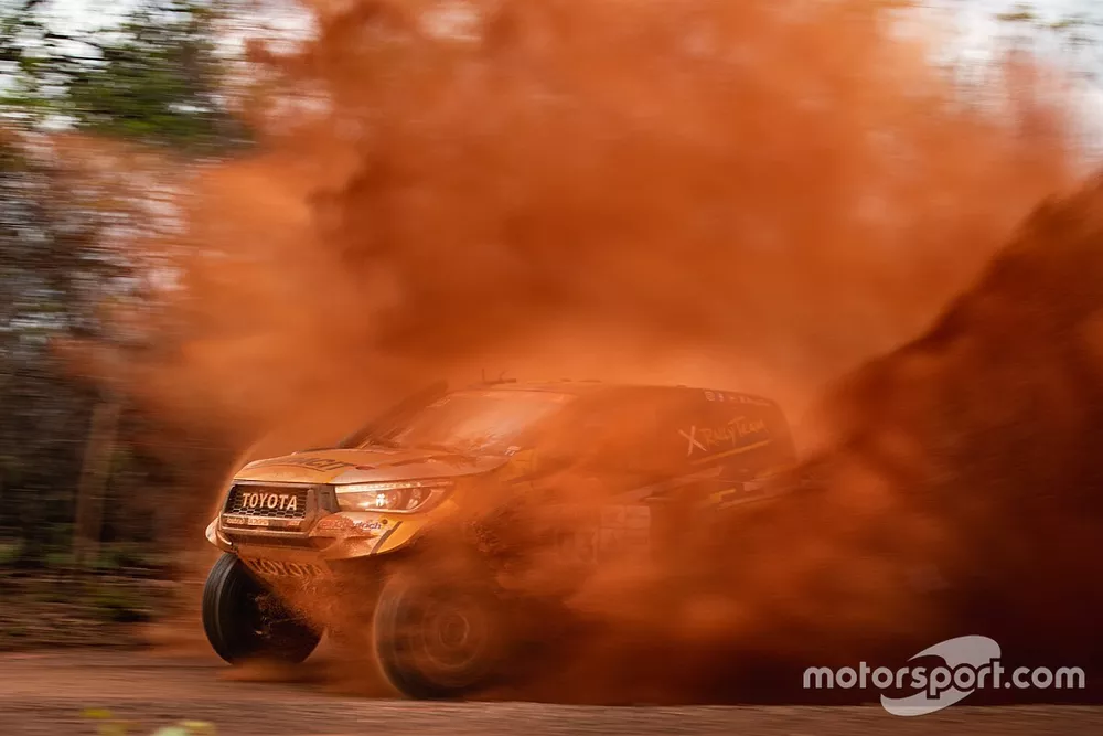 Carro da X Rally Team no Sert&otilde;es