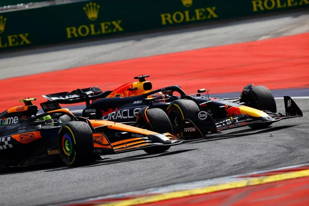 Max Verstappen, Red Bull Racing RB20, Lando Norris, McLaren MCL38, battle for the lead