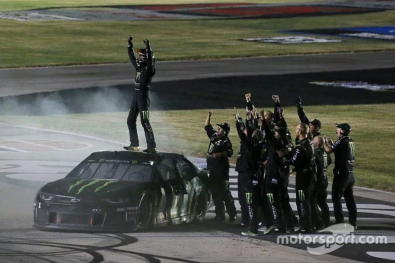 Race Winner Kurt Busch, Chip Ganassi Racing, Chevrolet Camaro Monster Energy