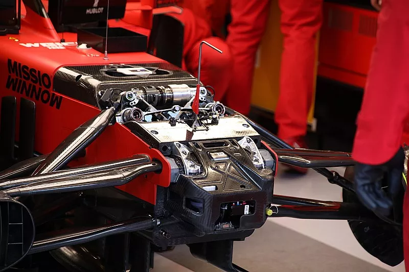 Suspensi&oacute;n delantera del Ferrari SF1000