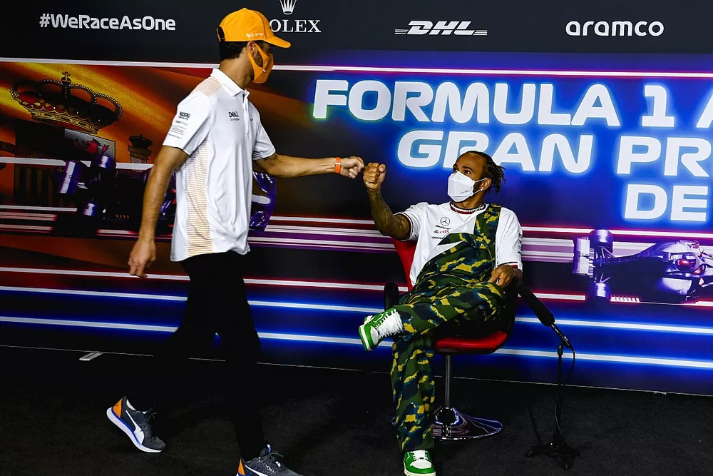 Daniel Ricciardo, McLaren, Lewis Hamilton, Mercedes en la conferencia de prensa