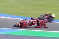 V&iacute;deo: Marc M&aacute;rquez se cae en Misano cuando lideraba la sprint de MotoGP