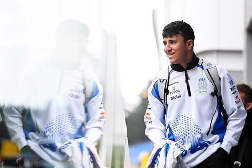 Hadjar bromea sobre Mekies en Red Bull: "Podr&iacute;a ser &uacute;til en el futuro"