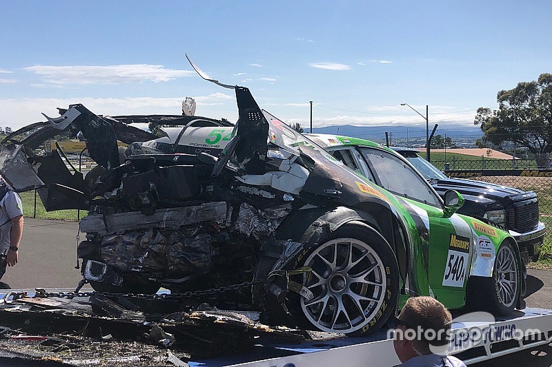 Fotogallery: ecco com'era ridotta la Porsche 911 di Tim Pappas dopo l'incidente a Bathurst