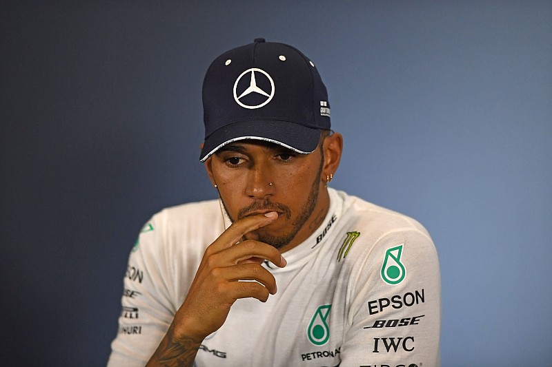 Hamilton: dolgoznunk kell rajta, hogy ne legyünk kitéve a Ferrariknak