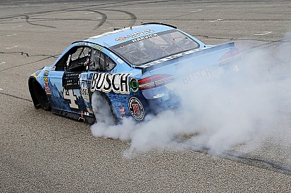 Harvick: I'm just racing for playoff bonus points now