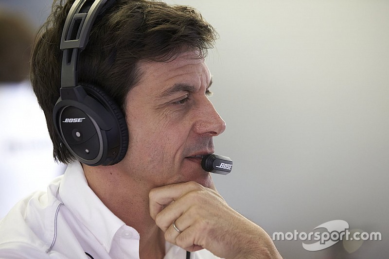 Mercedes sluit latere introductie Spec 3-motor niet uit