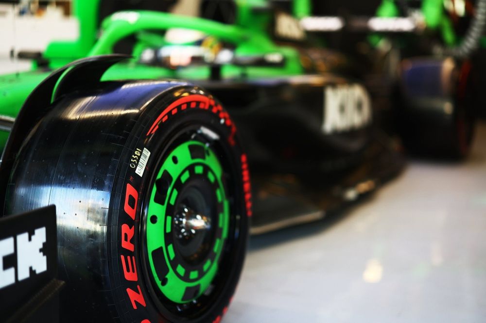 Detalle de los nuevos neum&aacute;ticos Pirelli