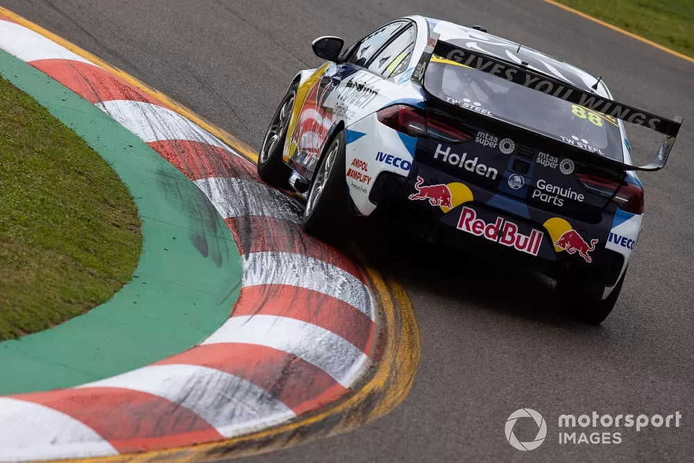 Jamie Whincup, Triple Eight Race Engineering Holden