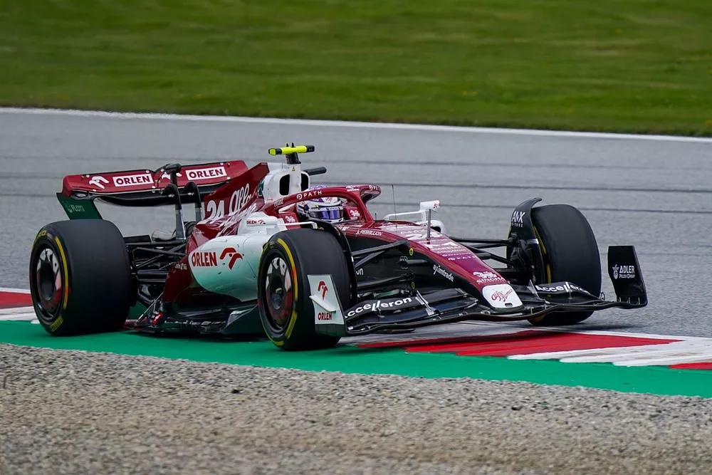 Zhou Guanyu, Alfa Romeo C42