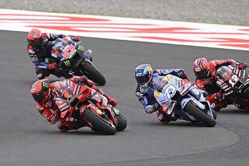 Mensajes cruzados entre Bagnaia y Alex Márquez tras el sprint de Termas