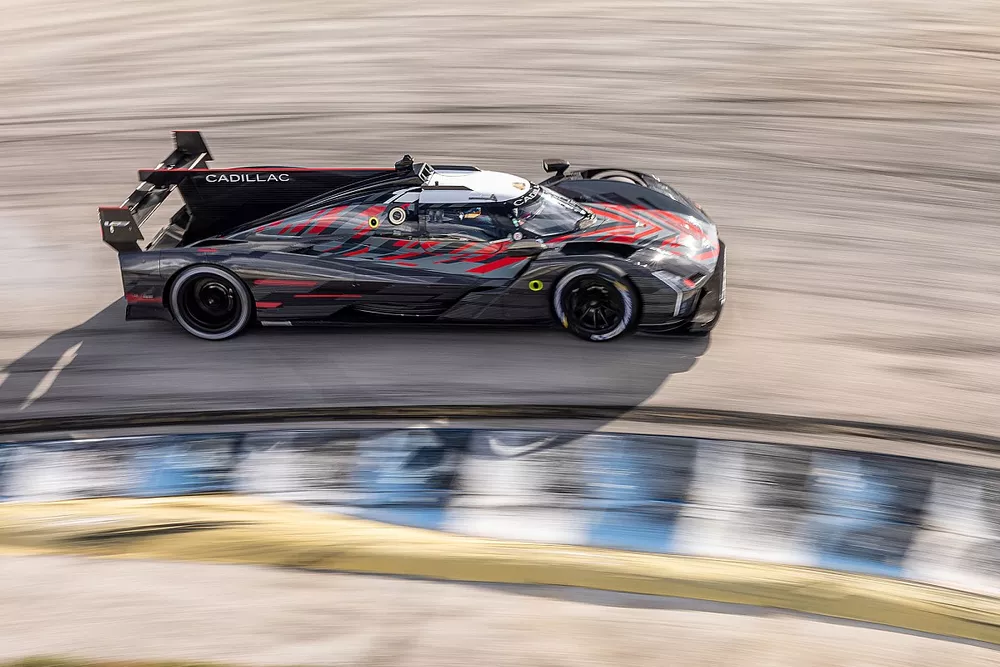 Cadillac V-LMDh 24-hour test