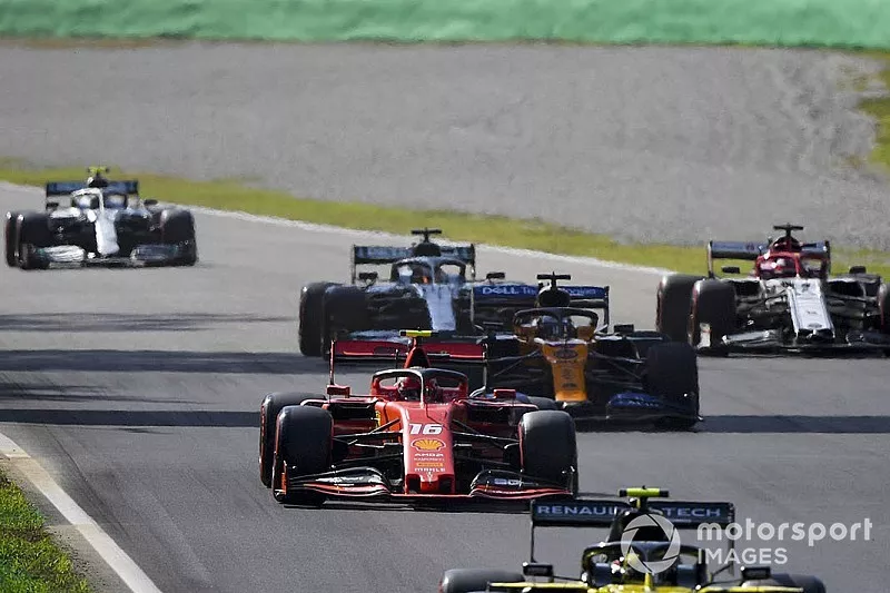 Nico Hulkenberg, Renault F1 Team R.S. 19, Charles Leclerc, Ferrari SF90, Carlos Sainz Jr., McLaren MCL34, Kimi Raikkonen, Alfa Romeo Racing C38, Lewis Hamilton, Mercedes AMG F1 W10 y Valtteri Bottas, Mercedes AMG W10 