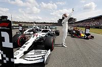 Hamilton gana la pole en Alemania ante drama de Ferrari