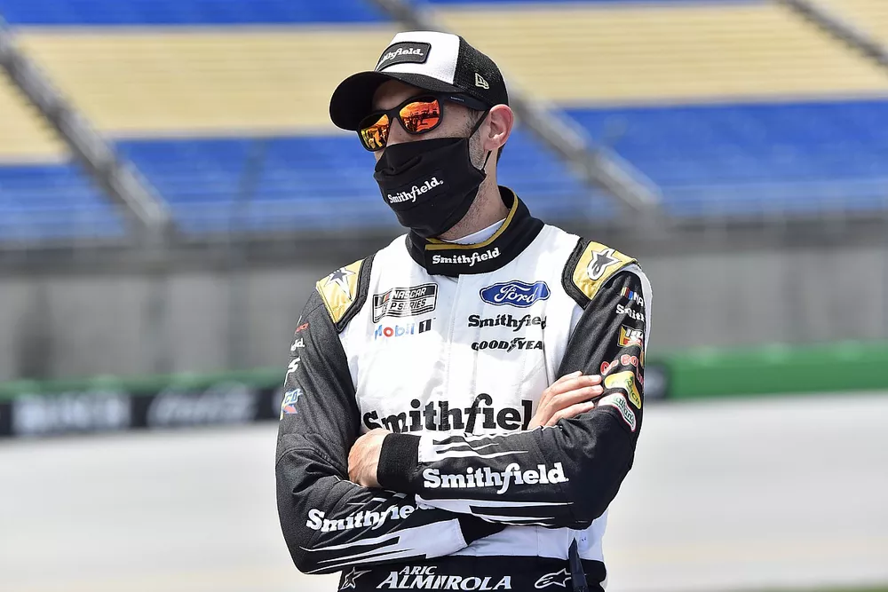 Aric Almirola, Stewart-Haas Racing, Ford Mustang Smithfield Vote For Bacon