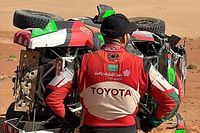 &iexcl;Golpe al Dakar 2024! El l&iacute;der en coches, fuera por un accidente