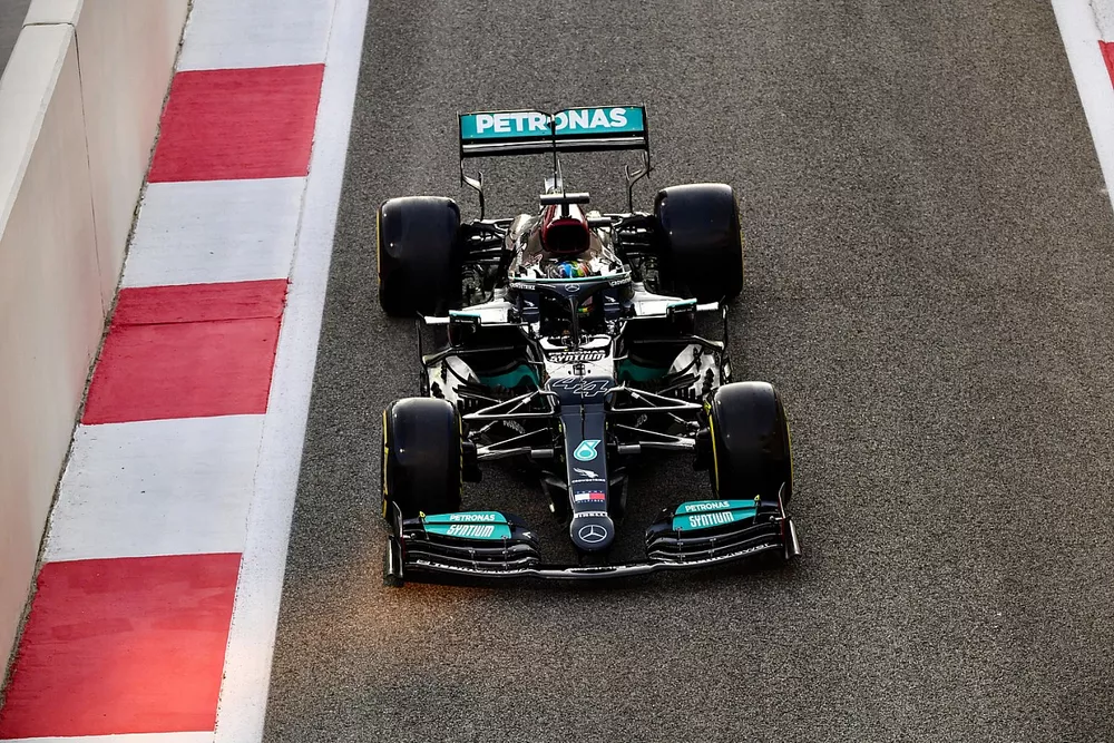 Lewis Hamilton, Mercedes W12