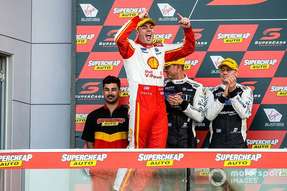 Podium: winner Scott McLaughlin, DJR Team Penske