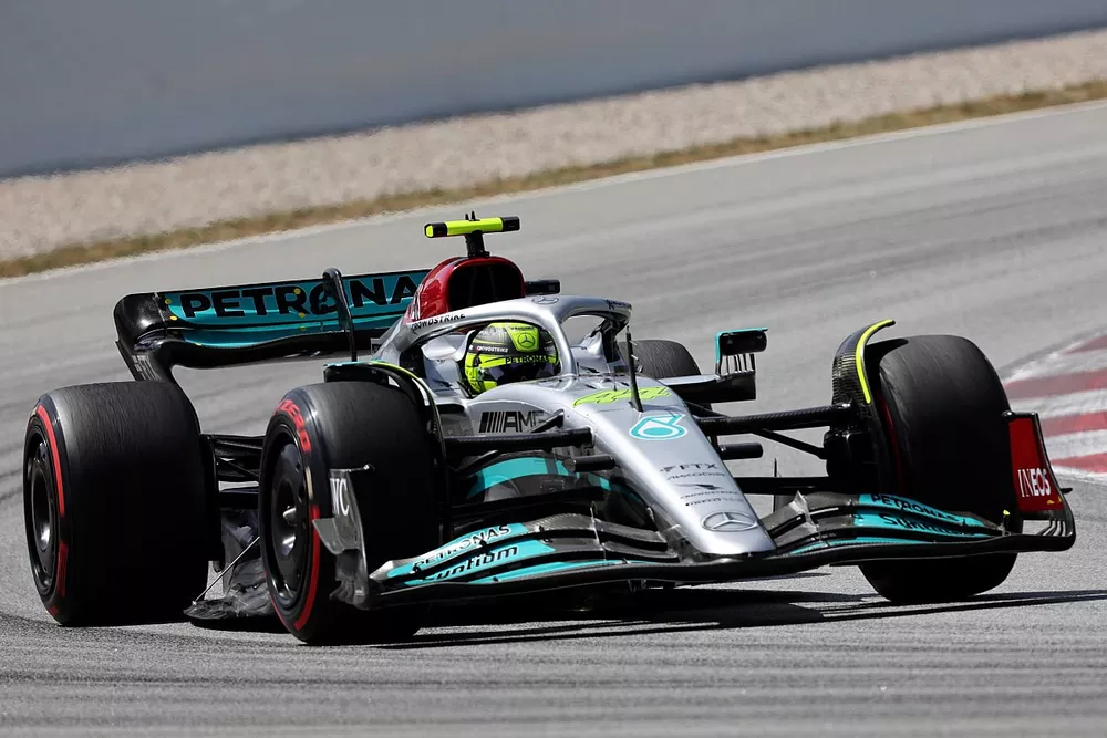 Lewis Hamilton, Mercedes W13 