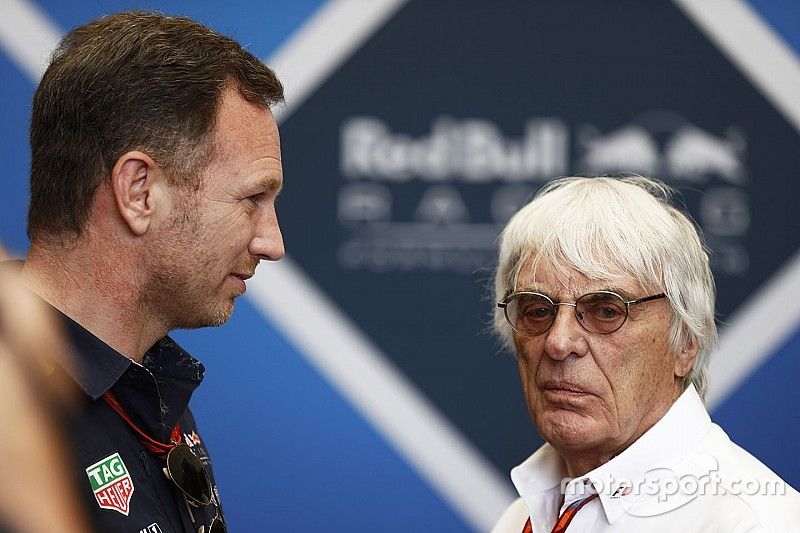 Christian Horner, Jefe del Red Bull Racing habla con Bernie Ecclestone, Directivo emérito de Fórmula