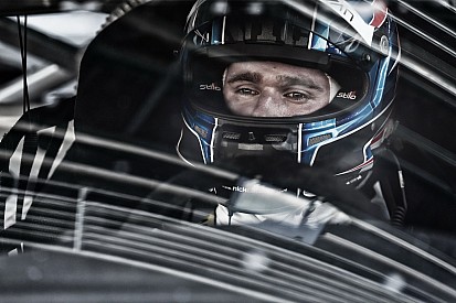 Catsburg test DTM-bolide BMW: “Wil al heel lang eens zo’n auto proberen”