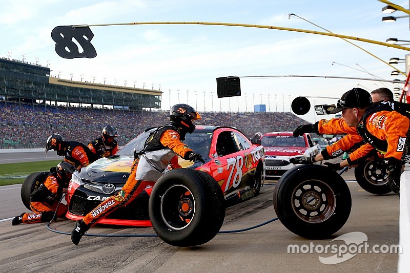 is considering smaller pit crews for 2017 nascar pit stop