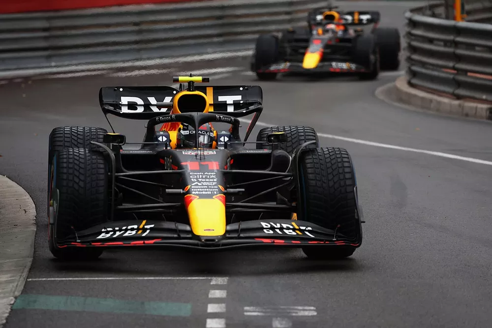 Sergio P&eacute;rez, Red Bull Racing RB18, Max Verstappen, Red Bull Racing RB18