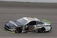 Almirola lidera la primera pr&aacute;ctica del s&aacute;bado en Kansas