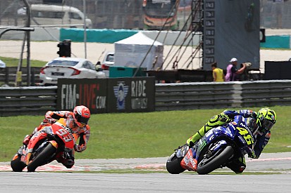 MotoGP in Sepang: Marquez gewinnt, Rossi stürzt in Führung liegend