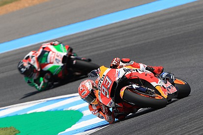 Marquez firma la 50esima pole in MotoGP a Buriram, ma Rossi è solo a 11 millesimi!