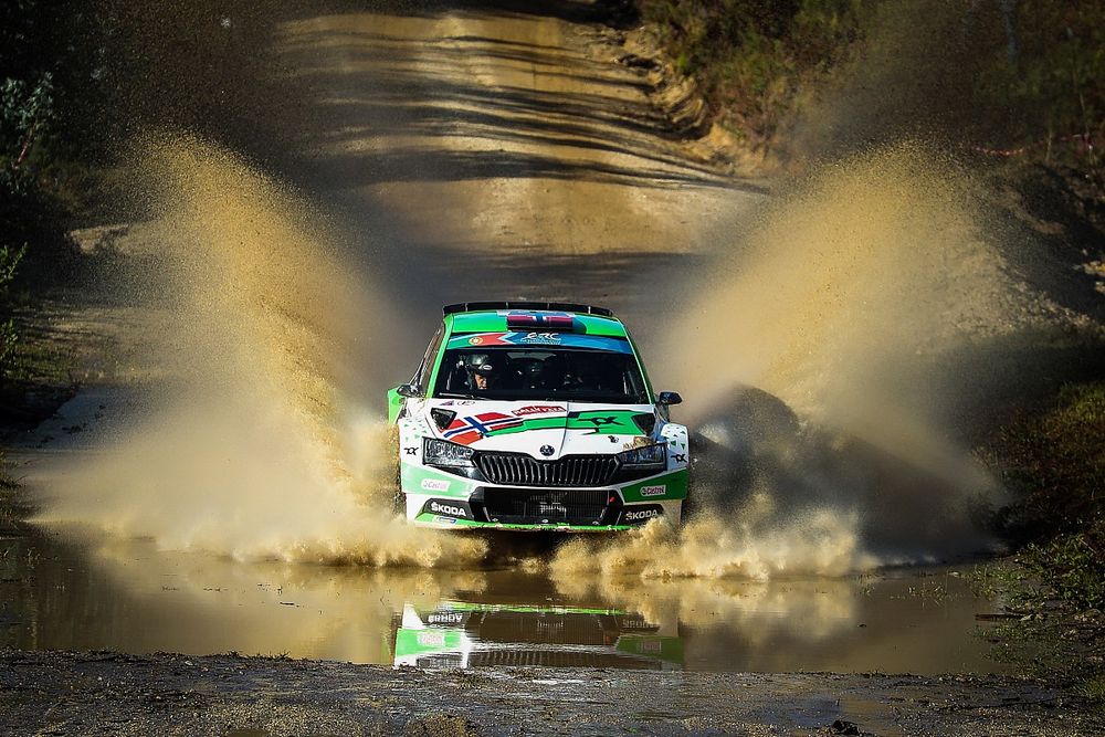 Andreas Mikkelsen, Elliott Edmondson, Skoda Fabia Rally2 evo