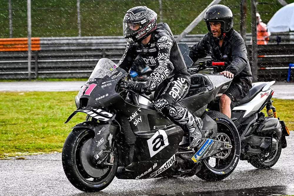 Aleix Espargaro, Aprilia Racing