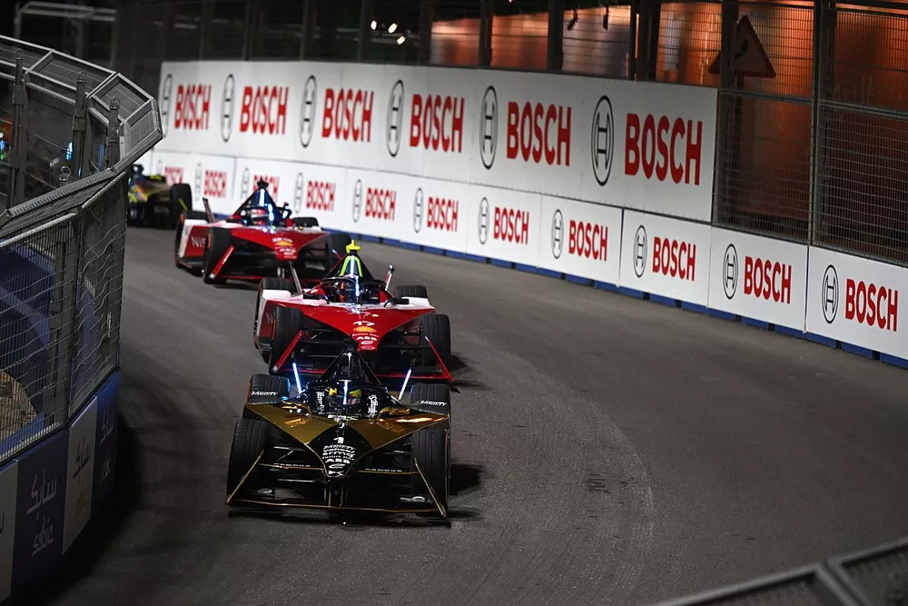 Stoffel Vandoorne, DS Penske, DS E-Tense FE23, Norman Nato, Nissan Formula E Team, Nissan e-4ORCE 04, Sacha Fenestraz, Nissan Formula E Team, Nissan e-4ORCE 04