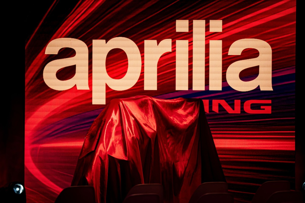 A qué hora presenta Aprilia hoy su MotoGP de 2026 y cómo verlo