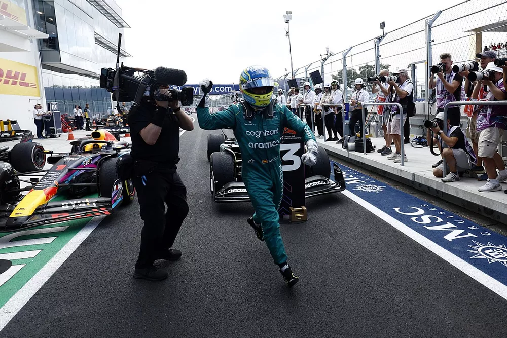 Fernando Alonso, Aston Martin F1 Team, f&ecirc;te sa troisi&egrave;me place