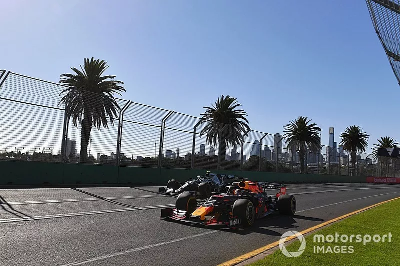 Max Verstappen, Red Bull Racing RB15, Valtteri Bottas, Mercedes AMG W10