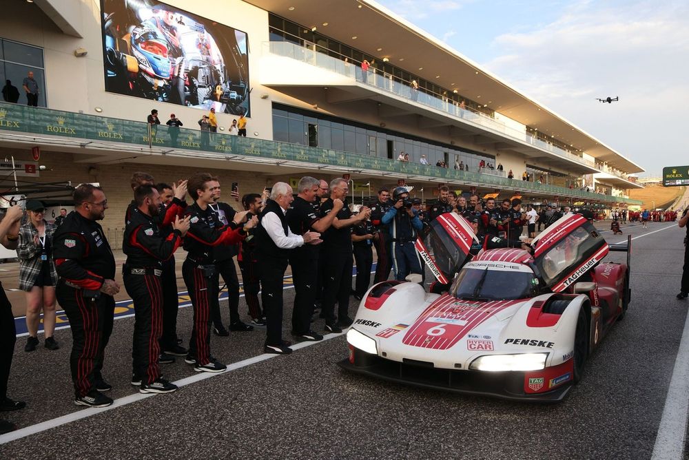 Race winner #6 Porsche Penske Motorsport Porsche 963: Kevin Estre, Laurens Vanthoor, Matt Campell