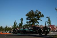 Mal viernes de Mercedes: Russell con dudas y Antonelli confiado pese al incidente