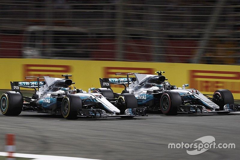 Lewis Hamilton, Mercedes AMG F1 W08, battles with Valtteri Bottas, Mercedes AMG F1 W08