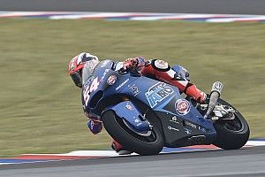Pasini se llevó una ajustada victoria en Moto2