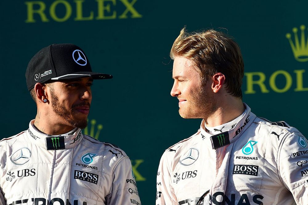 Podio: ganador de la carrera Nico Rosberg, Mercedes AMG F1, segundo lugar Lewis Hamilton, Mercedes A