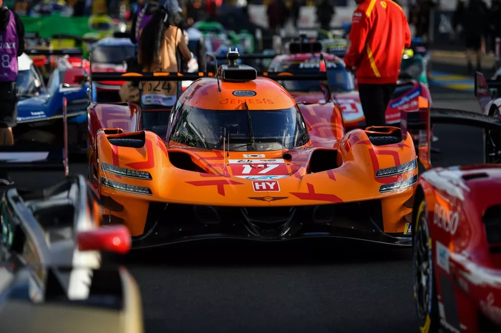 #17 Genesis Magma Racing Genesis GMR-001-Hypercar: Andre Lotterer, Pipo Derani, Mathys Jaubert
