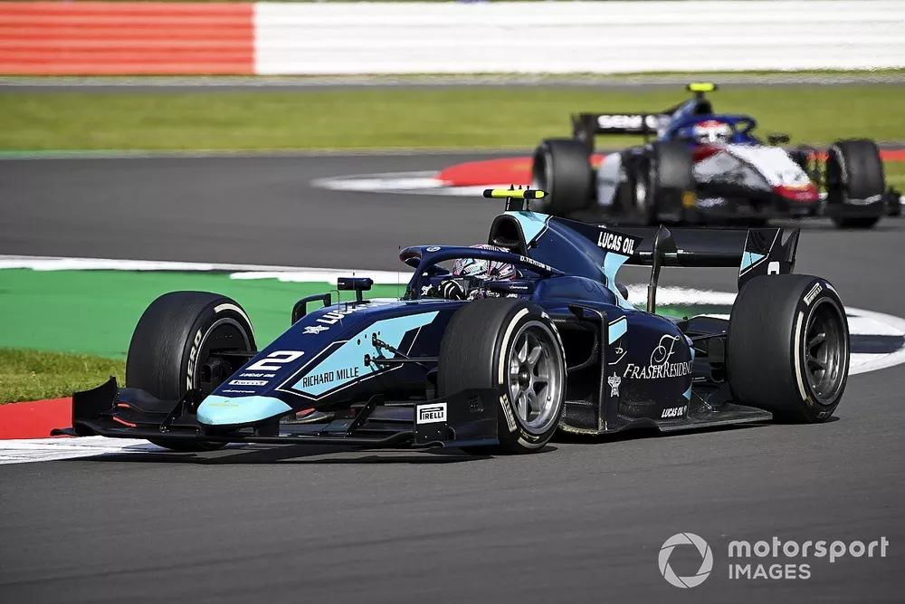 Dan Ticktum, Dams, leads Pedro Piquet, Charouz Racing System