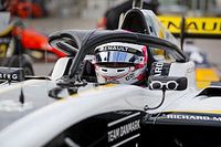 Un piloto de F2, en el hotel de Tenerife en cuarentena por el coronavirus