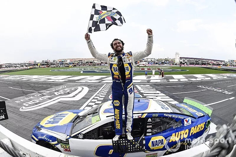 Race winner Chase Elliott, Hendrick Motorsports Chevrolet