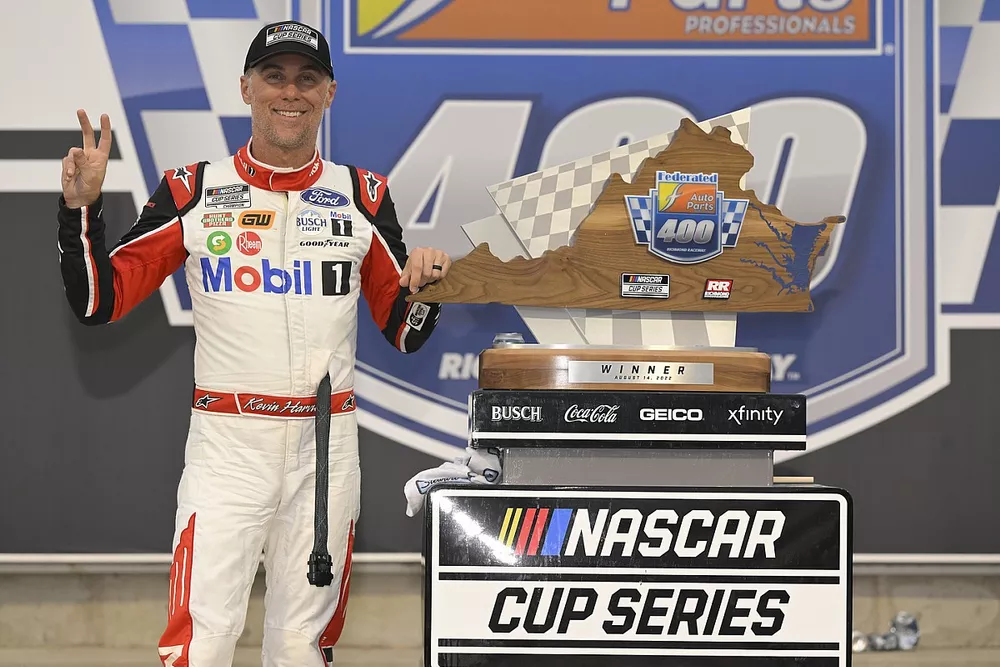 Kevin Harvick, Stewart Haas Racing, Mobil 1 Ford Mustang