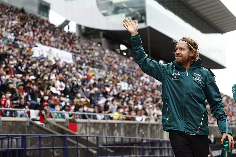 Sebastian Vettel, Aston Martin drivers parade